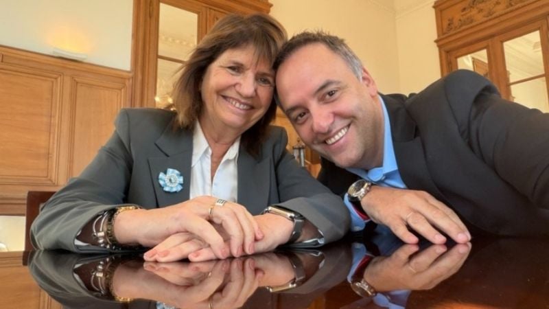 Broker contradijo la versión de Adorni por su viaje a Punta del Este