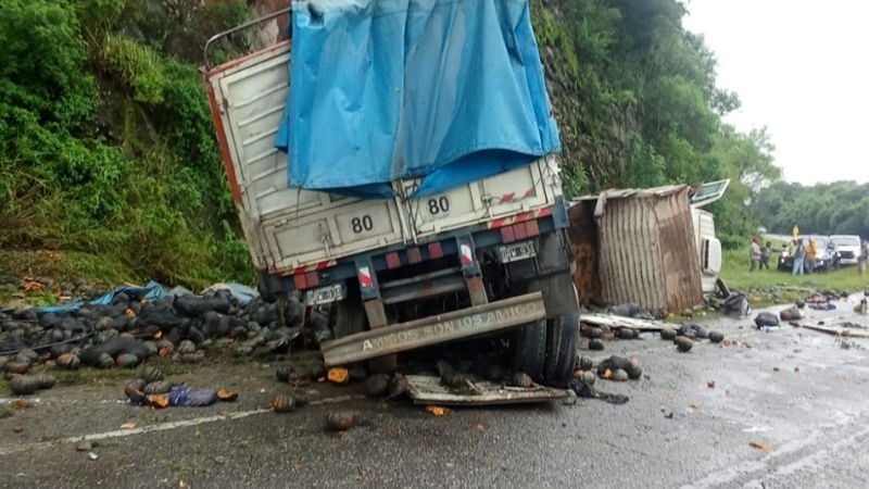Volcó otro camión en la Cuesta del Totoral