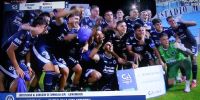LOS JUGADORES de Acasuso, con el 