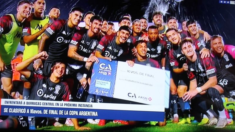 Con dos golazos, Huracán sigue en la Copa Argentina