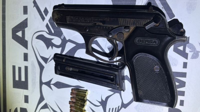 Secuestran un arma de fuego y una motocicleta tras un control policial