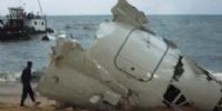 Restos del avión de Zambia que se estrelló en la costa de Gabón, en 1993.