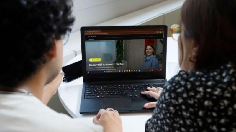 Personal lanza digitalers: becas para desarrollar talento