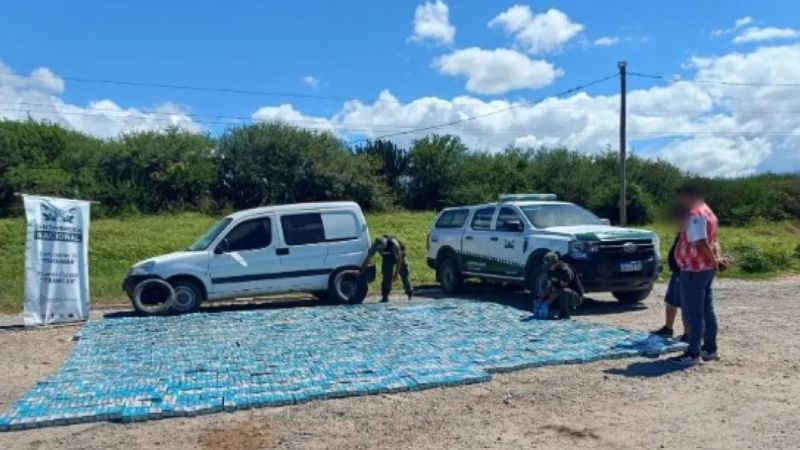 Golpe al contrabando: decomisan cigarrillos y cubiertas por $19 millones