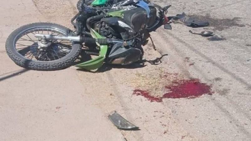 Brutal choque de motos dejó dos heridos de gravedad