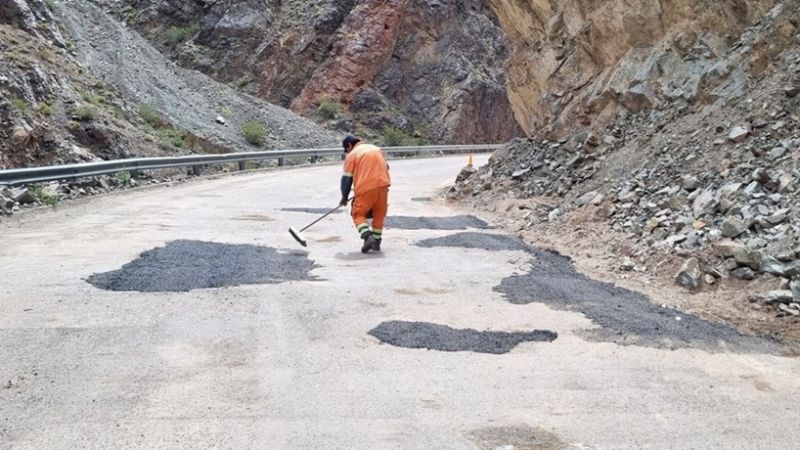 Vialidad Nacional realizó bacheo y despeje de calzada sobre RN 60