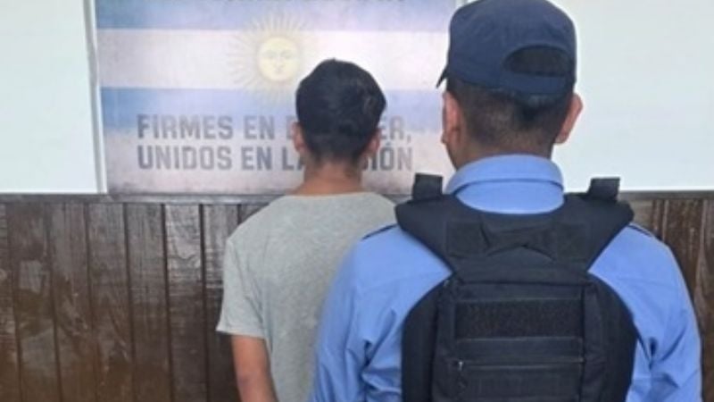 Caminaba por la vereda y un hombre lo quiso agredir