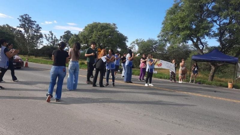 Docentes autoconvocados profundizan protestas y se suman trabajadores de salud y municipales