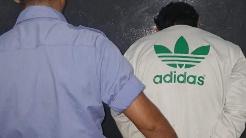 Golpeó a su ex en pleno centro