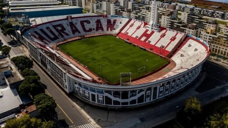 ¿Dónde se juega Huracán-River?