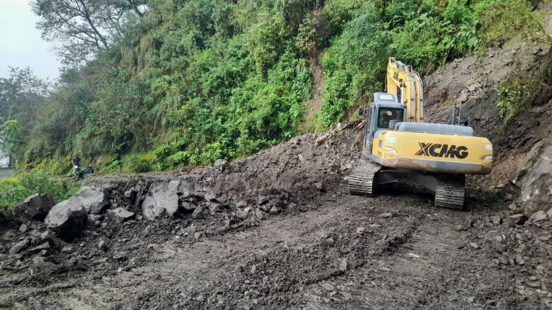 Vialidad avanza para habilitar la Cuesta del Clavillo