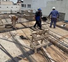 La construcción detuvo su rebote y se contrajo un 1,3% mensual en febrero