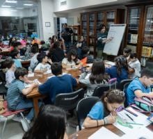 Exitosa convocatoria en el inicio del Taller de Dibujo del Senado