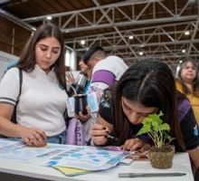 Lanzan programa de becas universitarias para potenciar el futuro de los jóvenes