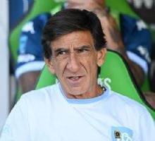 Costas con dudas para armar el ataque de Racing