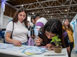 Lanzan programa de becas universitarias para potenciar el futuro de los jóvenes