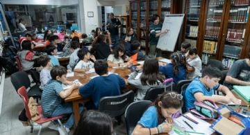 Exitosa convocatoria en el inicio del Taller de Dibujo del Senado