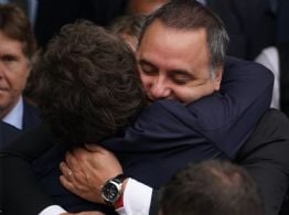 Manuel Adorni irá solo al Congreso y crecen los pedidos de renuncia