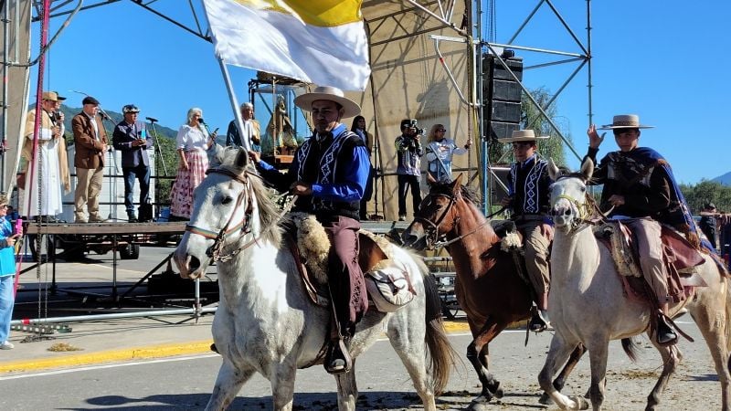 Multitudinaria cabalgata en honor a la Virgen del Valle