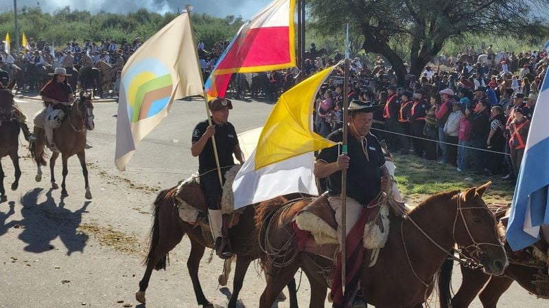 Multitudinaria cabalgata en honor a la Virgen del Valle
