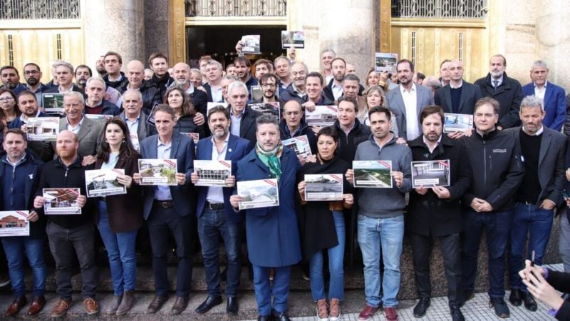 Intendentes marchan por combustibles y fondos millonarios en disputa