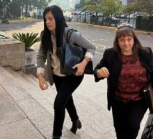 Las acreedoras de Adorni declararon que les debe USD 70 mil más intereses