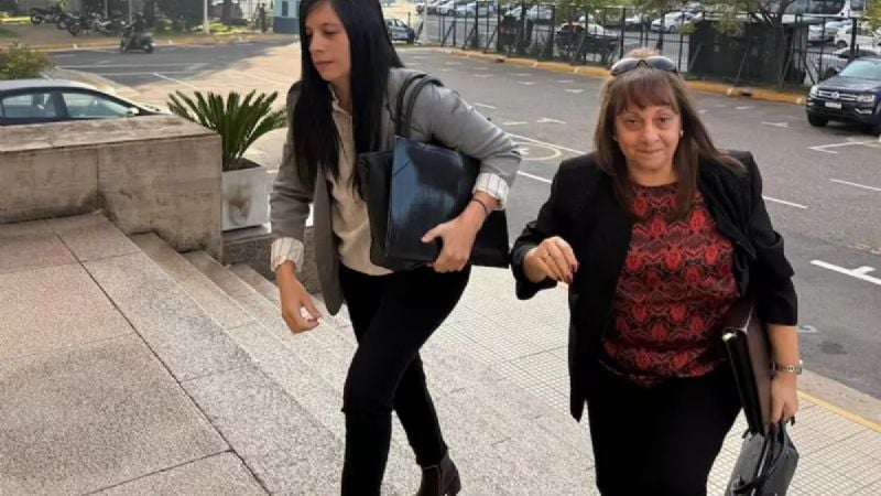 Las acreedoras de Adorni declararon que les debe USD 70 mil más intereses