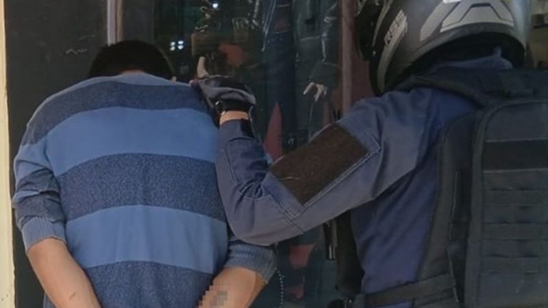 Enfurecidos atacaron el edificio de un banco