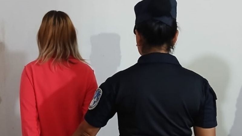 Enfurecidos atacaron el edificio de un banco