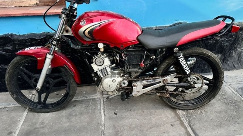 Allanamiento en talleres mecánicos: incautaron una motocicleta robada