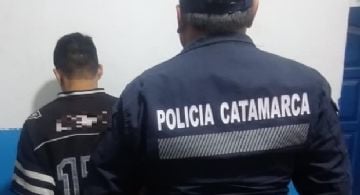 Un hombre fue aprehendido tras ser sorprendido en un domicilio