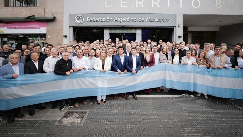 Kicillof cargó contra Milei tras la masiva protesta de intendentes