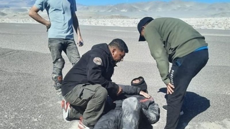 Turista en moto sufrió un accidente en el Campo de Piedra Pomez