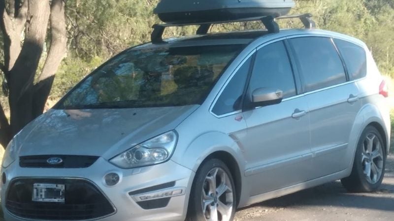 Iban de vacaciones y en un control les secuestraron el auto