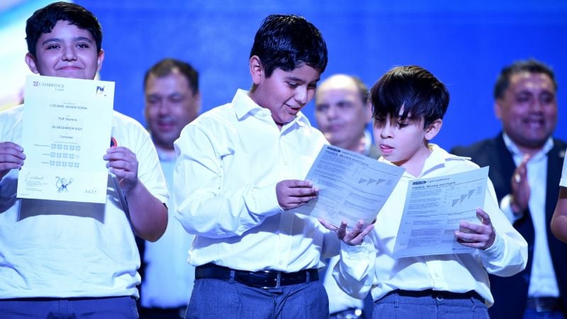 Más de 200 certificados de la Universidad de Cambridge a alumnos y docentes municipales