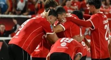 Ganó independiente y está 5to., en “playoffs”