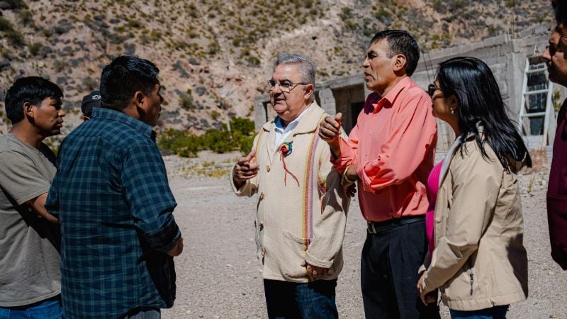 Jalil visitó Las Papas e inauguró obra de energía
