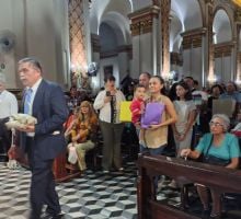 Las familias rindieron homenaje a la Madre del Valle