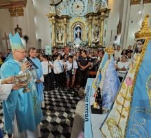 Cientos de fieles devotos y peregrinos participaron de la Misa Solemne