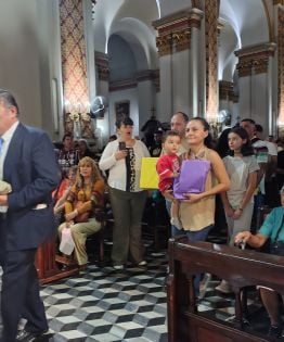 Las familias rindieron homenaje a la Madre del Valle