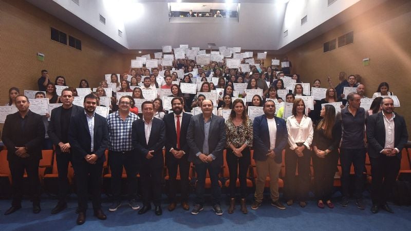 Más de 180 agentes municipales se certificaron en Ofimática e Inteligencia Artificial