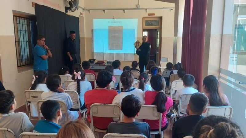 Educación vial desde la infancia: capacitan a alumnos y familias en Capayán