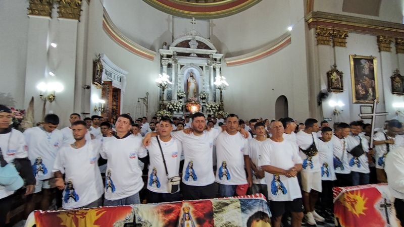 Cientos de fieles devotos y peregrinos participaron de la Misa Solemne