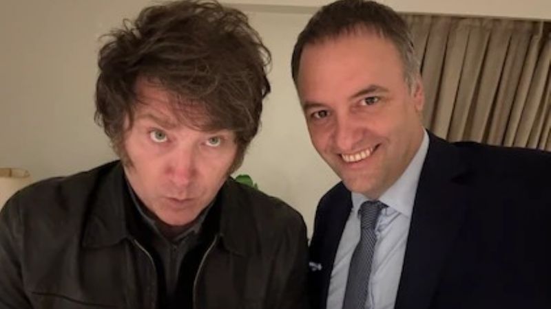 Milei se pone al frente de la defensa de Adorni y lo suma a un acto por Malvinas