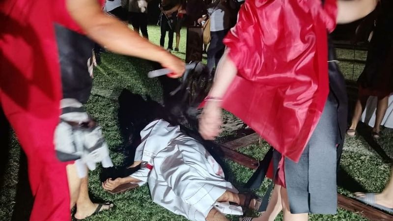 Vía Crucis viviente puesto en escena por personal policial