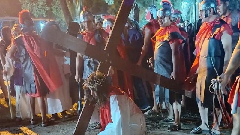 Vía Crucis viviente puesto en escena por personal policial