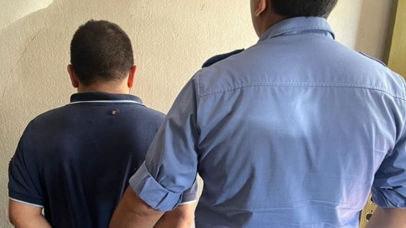 Arrestaron a un hombre por provocar disturbios en la vía pública