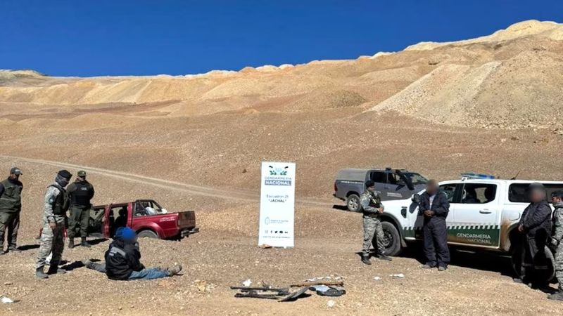 Cayeron mineros chilenos mientras saqueaban una mina en La Cordillera