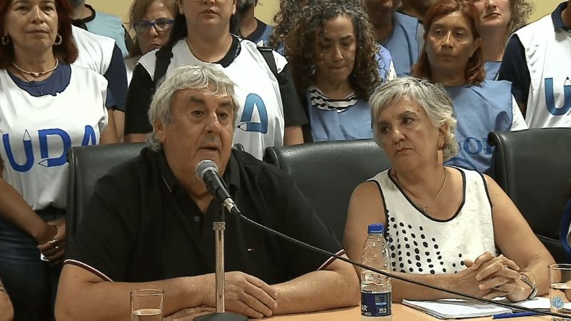 Otro revés judicial para el Gobierno: suspenden la reforma laboral en el sector docente