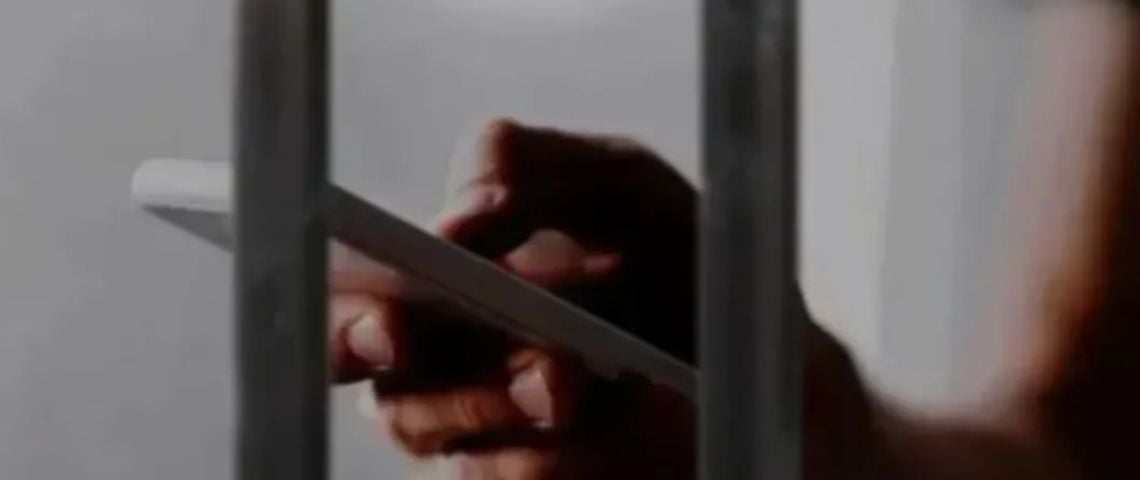 Autorizan instalación de dispositivos de detección y bloqueo de celulares en cárceles federales